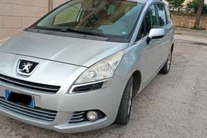 Peugeot 5008 7 posti 200.000 km