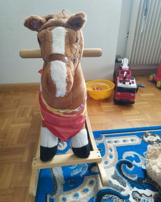 Cavallo a dondolo