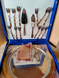 set 15 pezzi (piatto, coltello e posate per dolci)