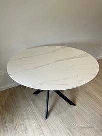 Tavolo tondo 120 cm in ceramica effetto marmo – NU