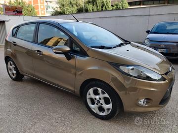 Ford Fiesta 1.4 TDCi 70CV 5 porte