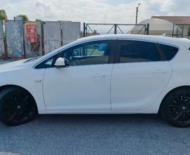 OPEL Astra 4ª serie - 2010