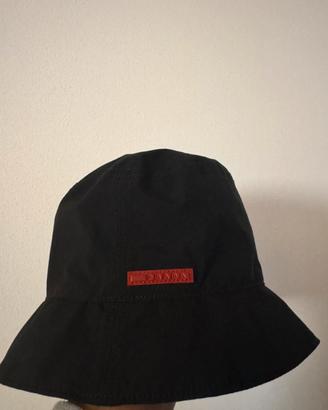 Cappello prada pescatore