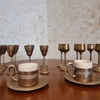 6 piccoli calici, 12 bicchierini e 2 tazzine caffè