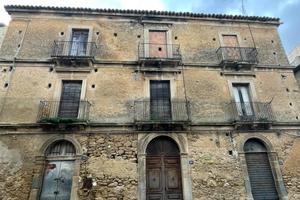 Intero stabile dei primi del '900