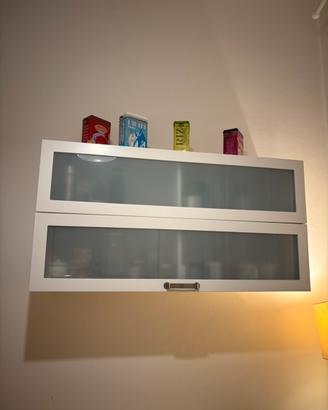 Pensile bianco VÄRDA Ikea chiusura a libro