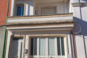 Appartamenti indipendenti in palazzina di 2 piani