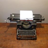 Macchina da scrivere Olivetti M40 II serie