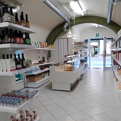 Locale commerciale a Marino (Rm)