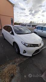 Toyota Auris tourist wagon hibrid