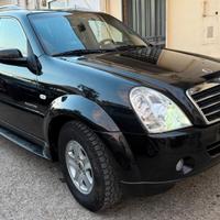 Ssangyong REXTON II 2.7 XDi TOD Autocarro