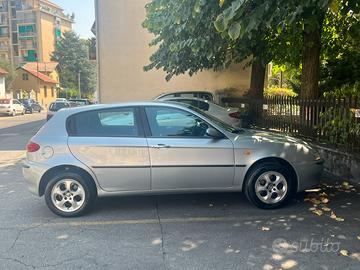 ALFA ROMEO 147 anno 2004 1.6 16 valvole. T.spark