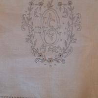 4 asciugamani ecru' con ricami