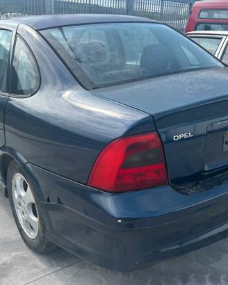 OPEL VECTRA per ricambi usati
