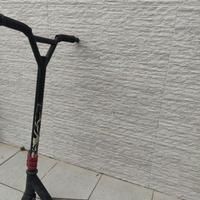 YOLEO Stunt Scooter monopattino