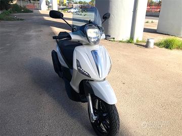 Piaggio Beverly 350 Sport Touring