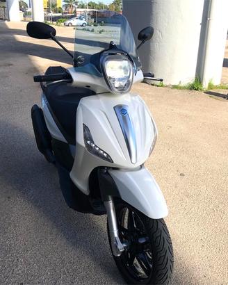 Piaggio Beverly 350 Sport Touring