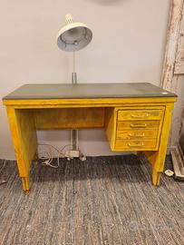 Scrivania in metallo