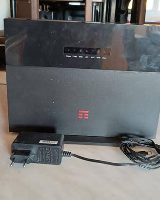 Modem Router TIM HUB+ (Wi-Fi 6) con ONT esterno - 