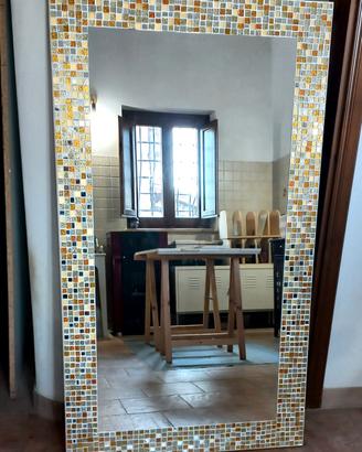 Specchio d'arte in mosaico oro