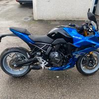 SUZUKI GSX8 -R