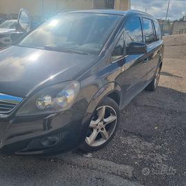 Opel zafira b 7 posti.