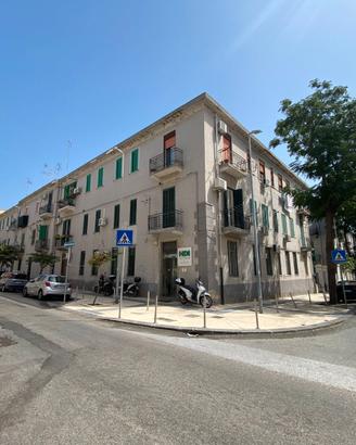 Bilocale oltre accessori in Via Buganza