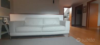 Divano in pura pelle