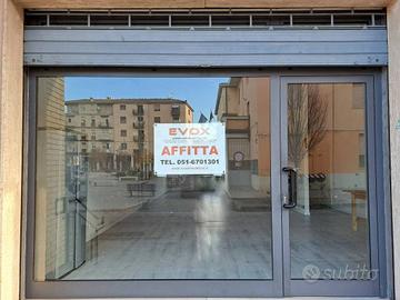 Castelletto - Negozio FRONTE PIAZZA E STRADA PRINC