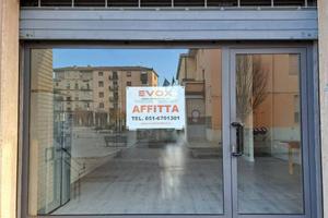 Castelletto - Negozio FRONTE PIAZZA E STRADA PRINC