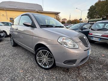 Lancia Ypsilon 1.4 Platino