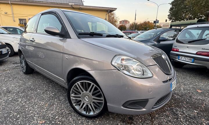 Lancia Ypsilon 1.4 Platino