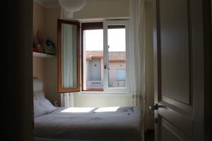 Stanze in ampia villetta arredata con giardino