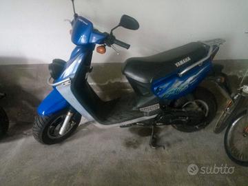 scooter YAMAHA