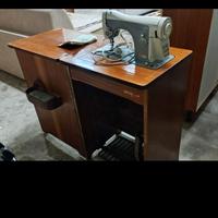 macchina da cucire Necchi 