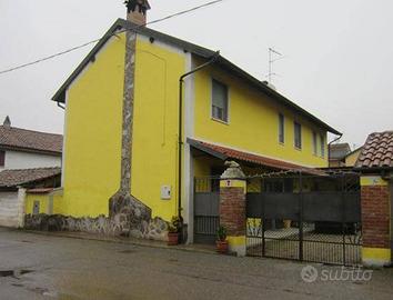Immobile in asta di 244 m² con più di 5 locali a Z