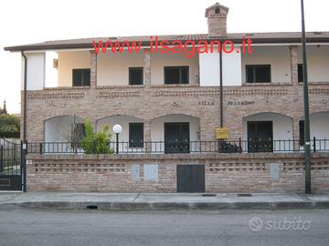 Mag+Giu Villetta a Lido Scacchi con POSTO AUTO