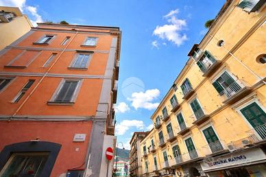 3 LOCALI A CASTELLAMMARE DI STABIA