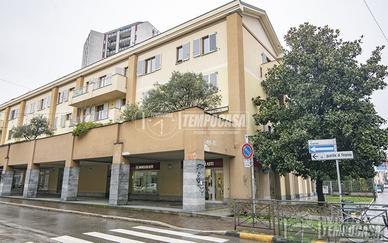 LUMINOSO 3 LOCALI IN SAN CARLO