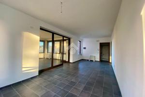 NEGOZIO A BAGNOLO IN PIANO