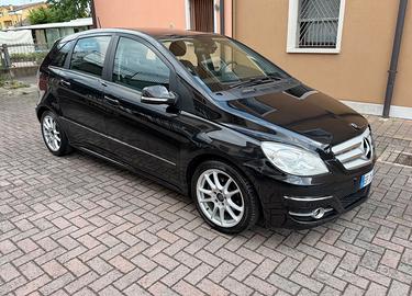 Mercedes-benz B 200 Cdi Adatta a Neopatentati