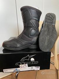 Stock abbigliamento moto
