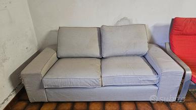 Divano Ikea 2 posti grigio chiaro