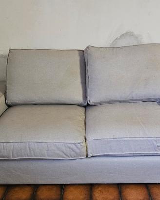 Divano Ikea 2 posti grigio chiaro