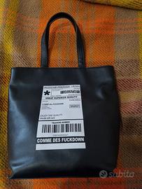 Tracolla comme des fuckdown