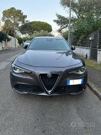 Alfa Romeo Giulia 2.2 TD 180 CV AT8 AWD Q4 Super