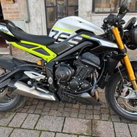 TRIUMPH STREET TRIPLE 765 RS MOTO2
