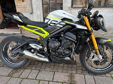 TRIUMPH STREET TRIPLE 765 RS MOTO2