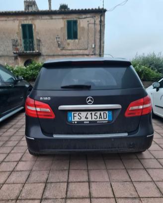 MERCEDES BENZ B180 BENZINA OK NEOPANTATI ANNO 2014