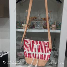 borsetta rossa a fantasia 